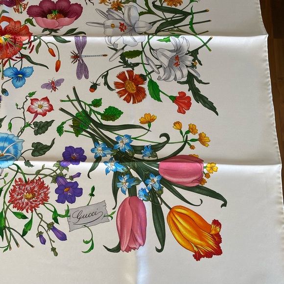 Gucci Flora Silk Scarf w/ tags - Picture 5 of 8